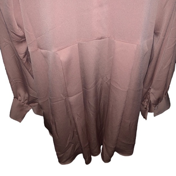 Vince Camuto Long Sleeve Satin Blush Colored Blouse - Picture 2 of 4